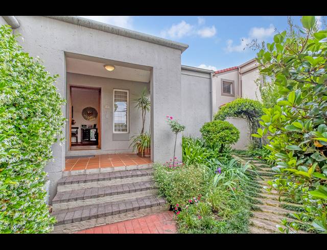 3 BEDROOM FREESTANDING FOR SALE IN KELLAND